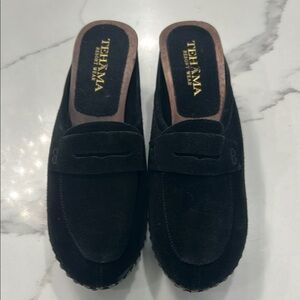 TEHAMA Resort Wear Black‎ Suede Mules. Size 5